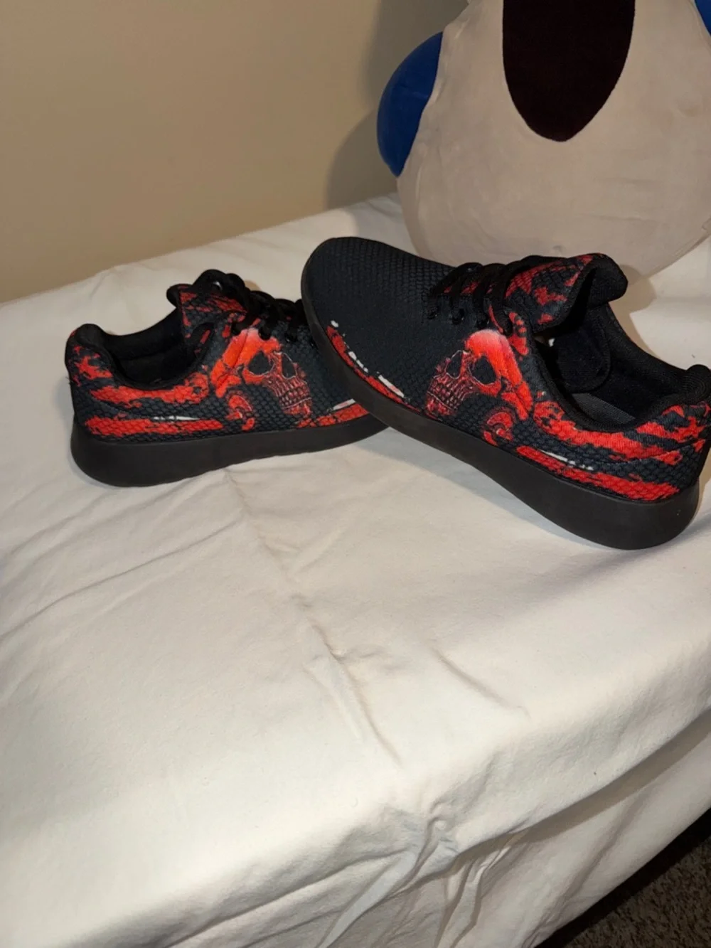 Black & Red Skull Accent Men’s Athletic Sneakers - Picture 2 of 5